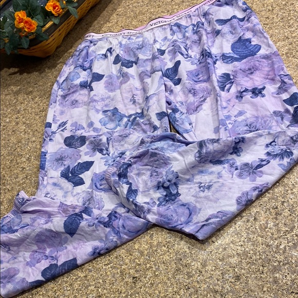 Victoria’s Secret Pajama Bottoms Pants Floral Lightweight Large - Picture 1 of 17